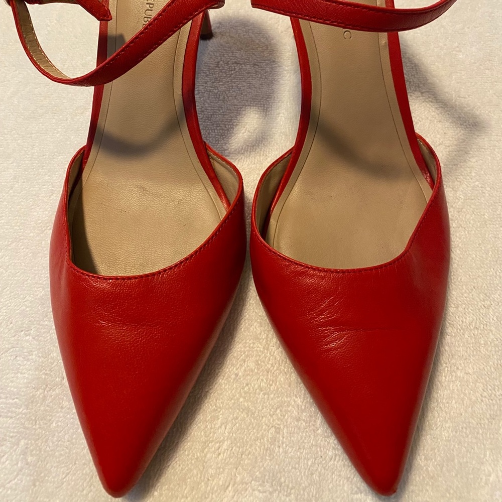Almost Brand New Super Stylish Heels By BANANA REPUBLIC - Box 65